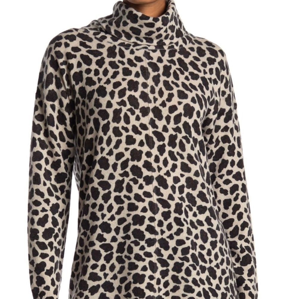 M Magaschoni Leopard Print Turtleneck Cashmere Sweat